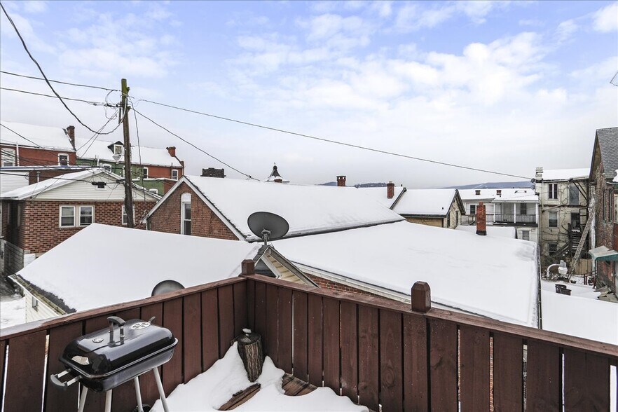 More Photos Of 229 E Union St, Cumberland Apartments For Sale