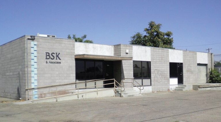 Primary Photo Of 117 V St, Bakersfield Warehouse For Lease
