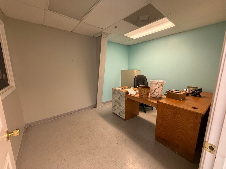 More Photos Of 175 Industrial Park Dr, Hollister Industrial For Sale