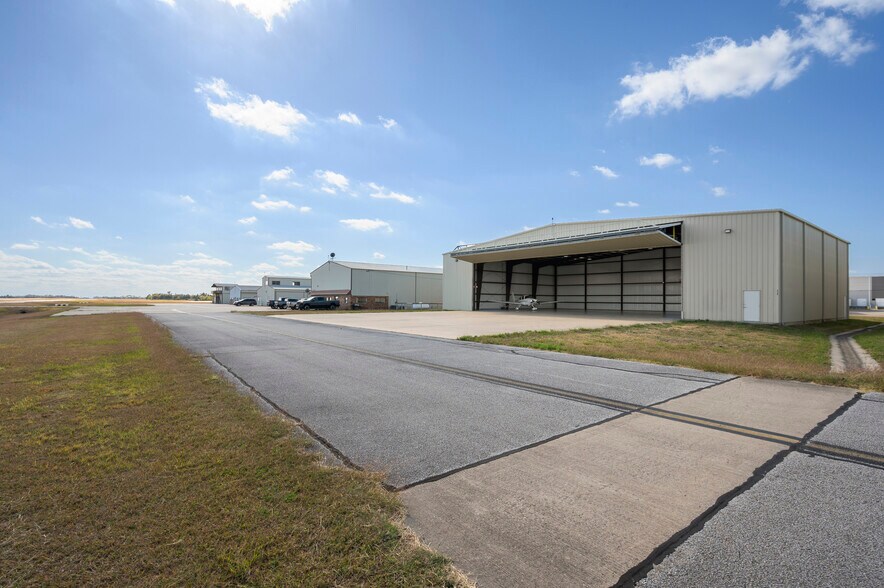 More Photos Of 1438 Airport Blvd, Mesquite Specialty For Sale