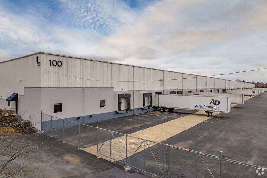Primary Photo Of 100 Capital Ln, Middletown Warehouse For Lease