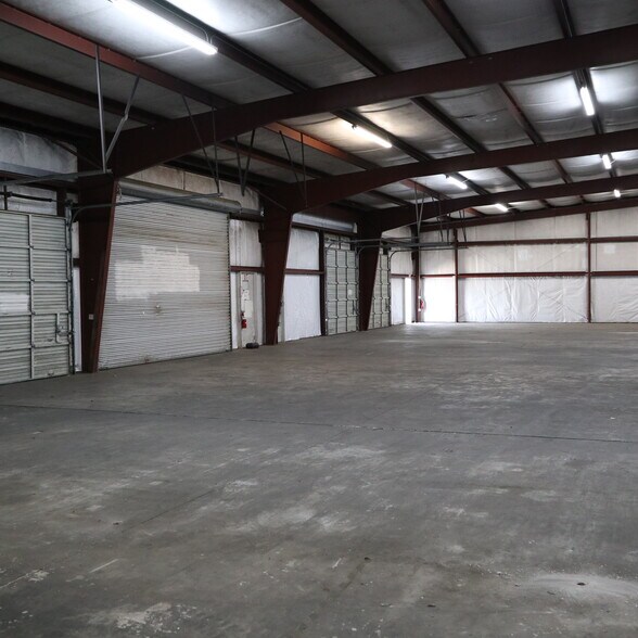 More Photos Of 800 Blountstown St, Tallahassee Warehouse For Lease