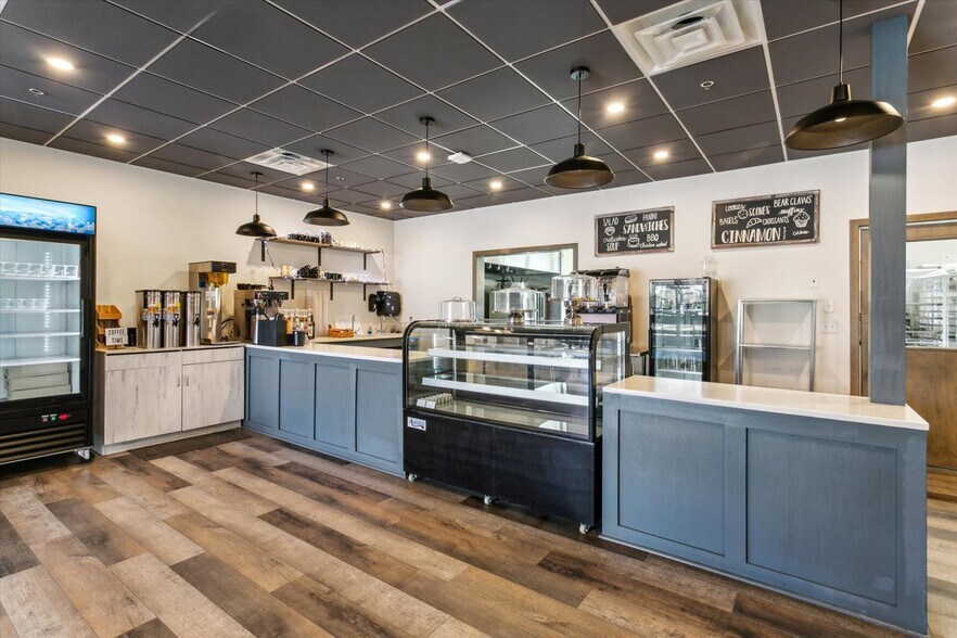 More Photos Of 6824 Colemans Crossing Ave, Hayes Storefront Retail Office For Lease