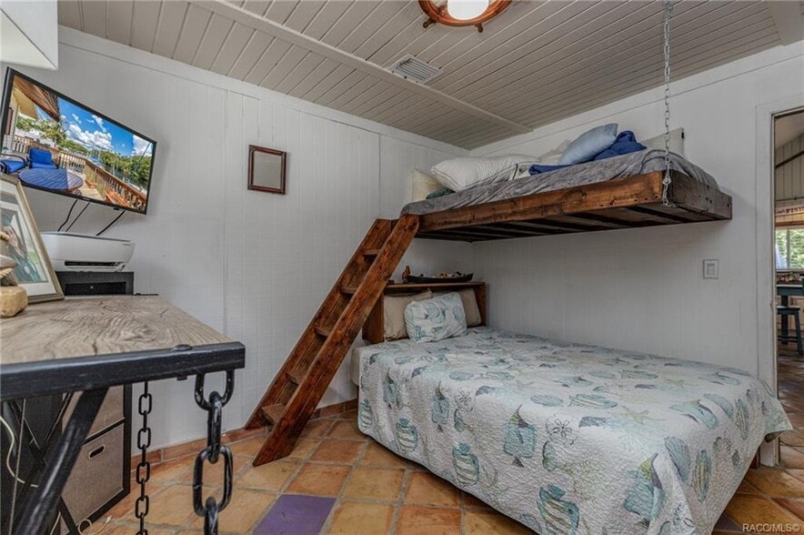 More Photos Of 6617 Riverside Dr, Yankeetown Marina For Sale