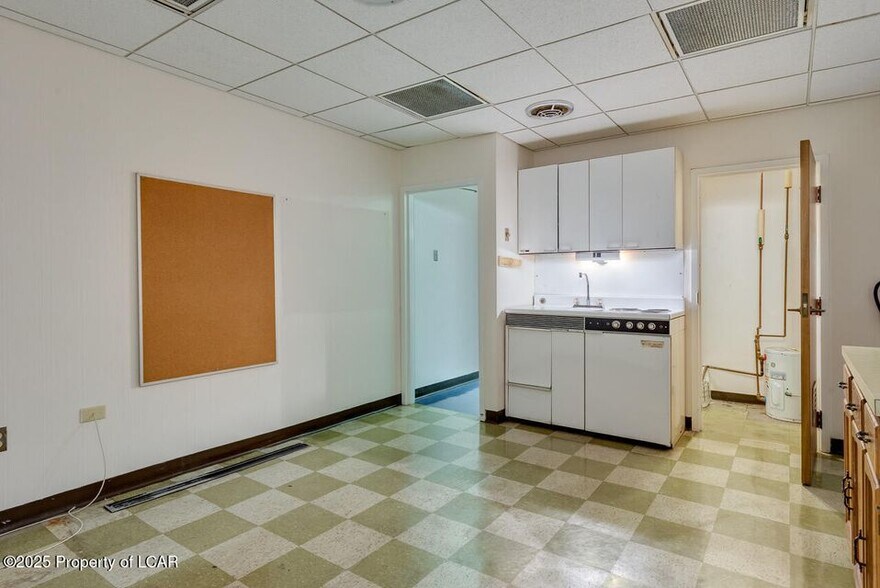 More Photos Of 14 N Main St, Plains Bank For Lease