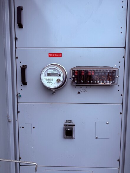 More Photos Of 1525 W El Segundo Blvd, Compton Warehouse For Sale