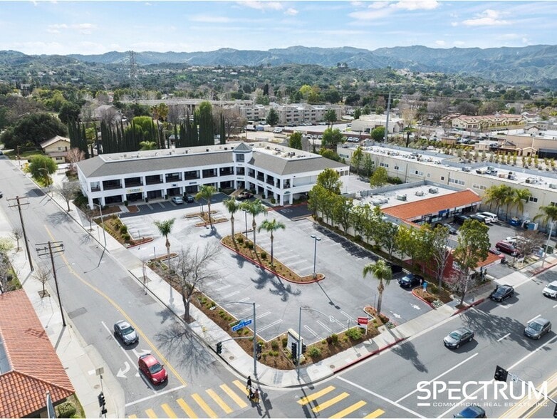 More Photos Of 23206 Lyons Ave, Santa Clarita Medical For Lease