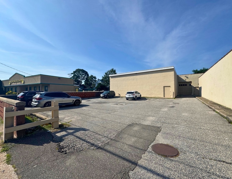 More Photos Of 765 Fulton St, Farmingdale Warehouse For Sale