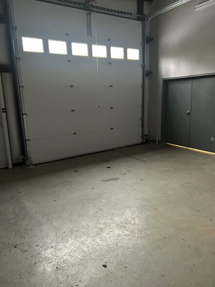 More Photos Of 3862 Race Rd, Cincinnati Light Manufacturing For Lease