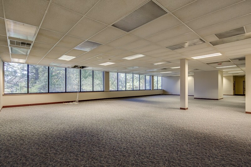 More Photos Of 3796 Lamar Ave, Memphis Office For Sale