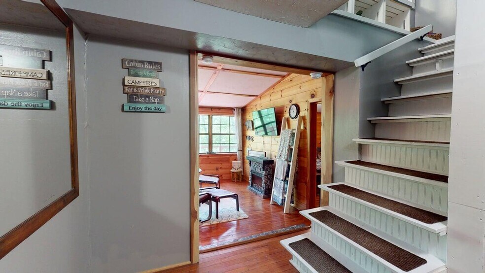 More Photos Of 8045 Sarah Thomas Rd, Silver Point Specialty For Sale