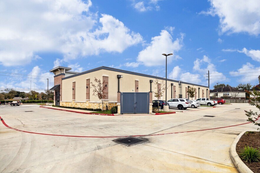 More Photos Of 2730 FM 1092 Rd, Missouri City Storefront For Lease