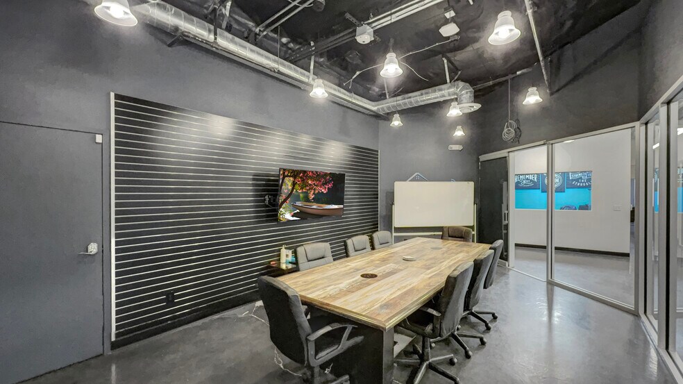 More Photos Of 5 Longevity Dr, Henderson Light Manufacturing For Sale