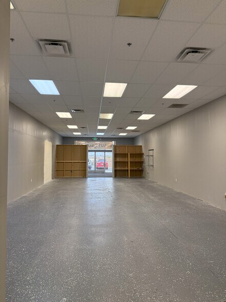 More Photos Of 901 Crossley Rd, Palm Springs Unknown For Lease