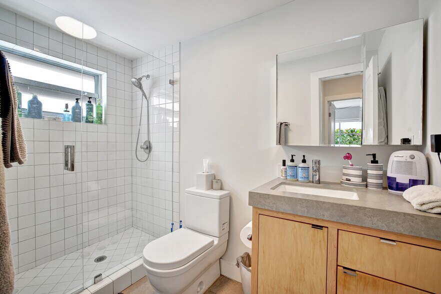 More Photos Of 625 NE 13th Ave, Fort Lauderdale Multifamily For Sale