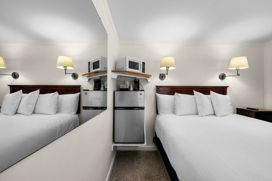 More Photos Of 180 Main St, North Woodstock Hotel For Sale