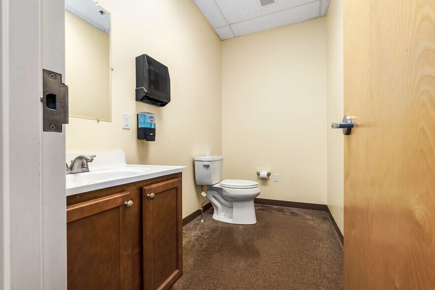 More Photos Of 3 Ajootian Way, Middleton Warehouse For Sale