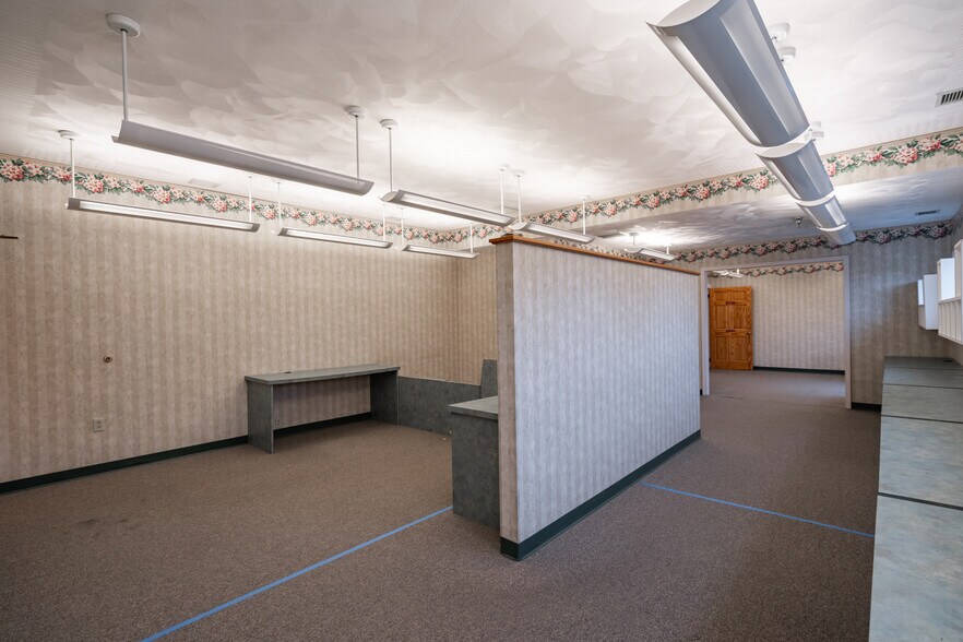 More Photos Of 1105 Monroe St, Endicott Office For Sale