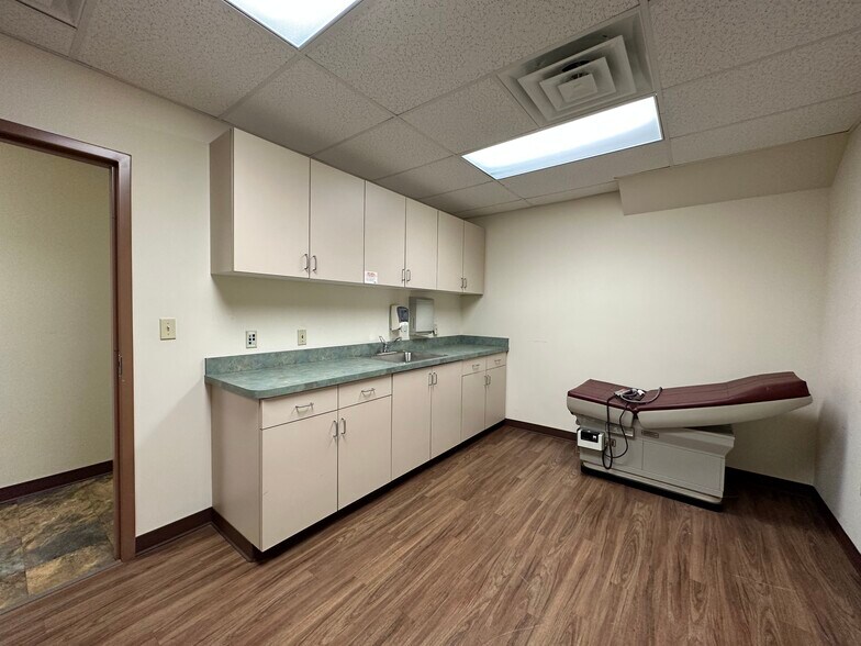 More Photos Of 1355 W Main St, Bellevue Office For Lease