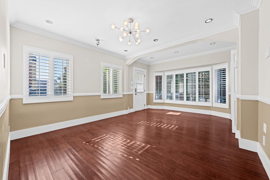 More Photos Of 803 S Sycamore Ave, Los Angeles Multifamily For Sale