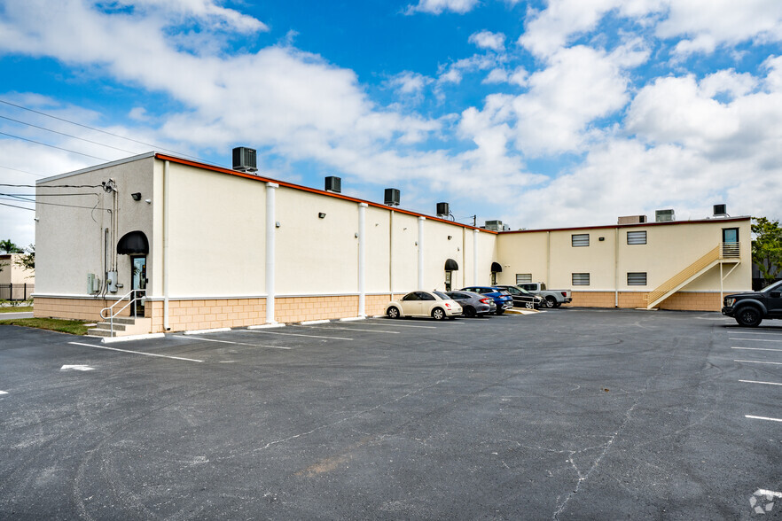 More Photos Of 13246 38th St N, Clearwater Coworking Space