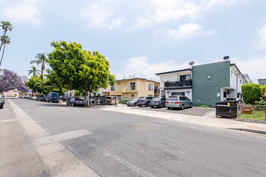 More Photos Of 4546 W 17th St, Los Angeles Apartments For Sale