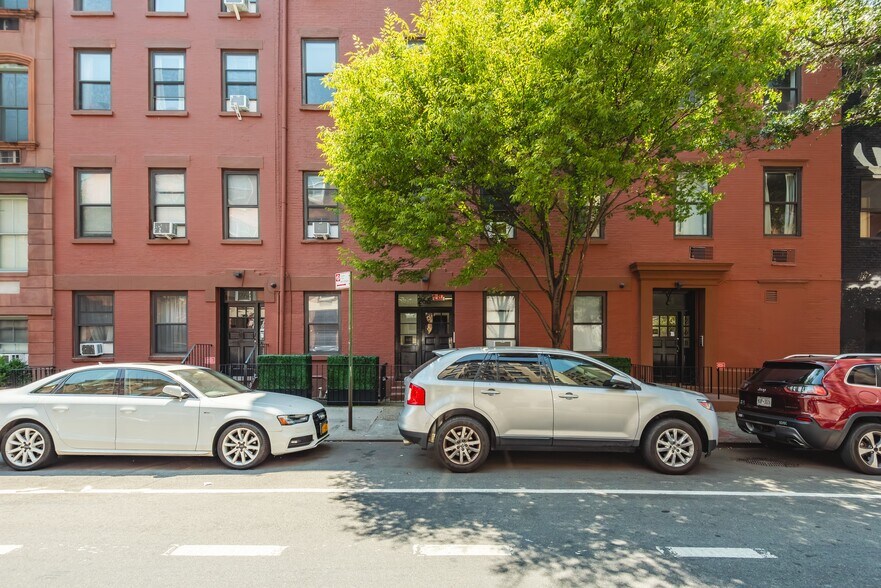 More Photos Of 212 Eighth Ave, New York Apartments For Sale