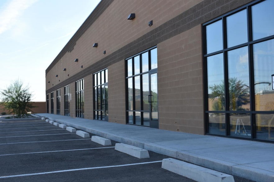 More Photos Of 23439 N 35th Dr, Glendale Distribution For Lease