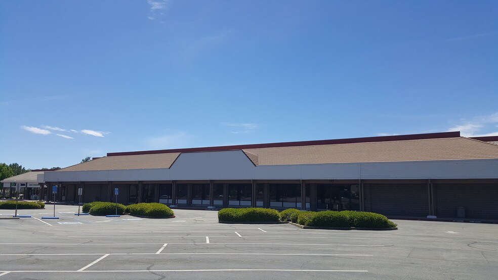 More Photos Of 110-192 Hartnell Ave, Redding Unknown For Lease