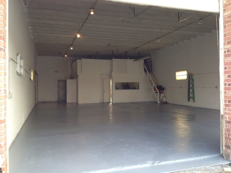 More Photos Of 5960-5992 SW 23rd St, West Park Showroom For Sale