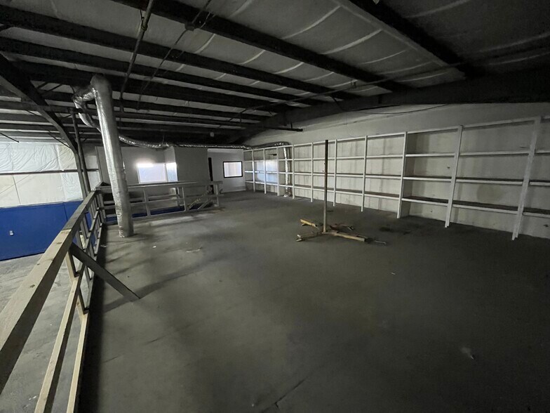 More Photos Of 5180-5186 52nd St, Clearwater Manufacturing For Lease