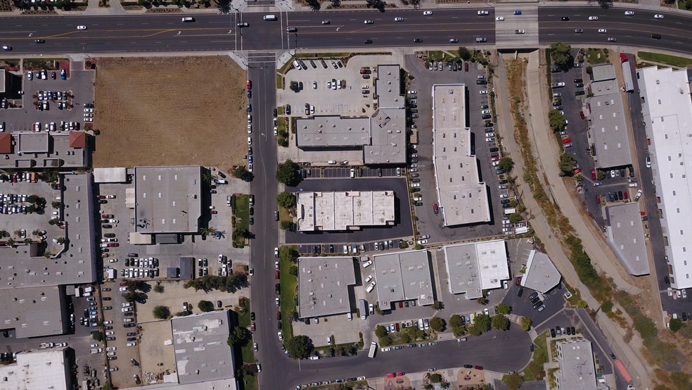 More Photos Of 41419 Pear St, Murrieta Warehouse For Lease