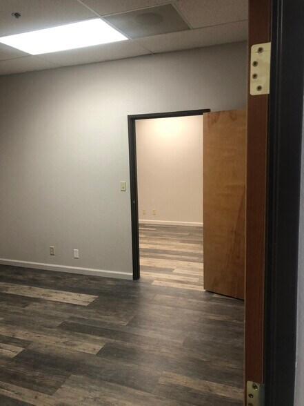 More Photos Of 5468 Skylane Blvd, Santa Rosa Research And Development For Lease