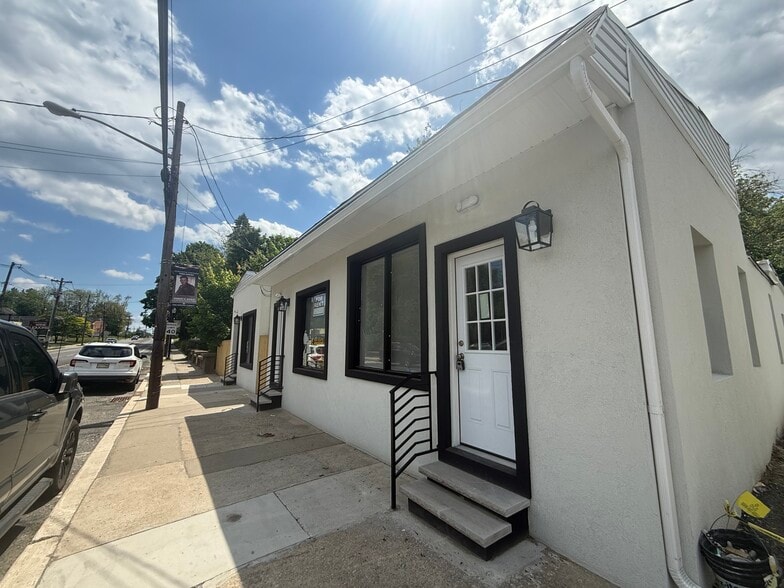 More Photos Of 216 S Black Horse Pike, Blackwood Storefront For Lease