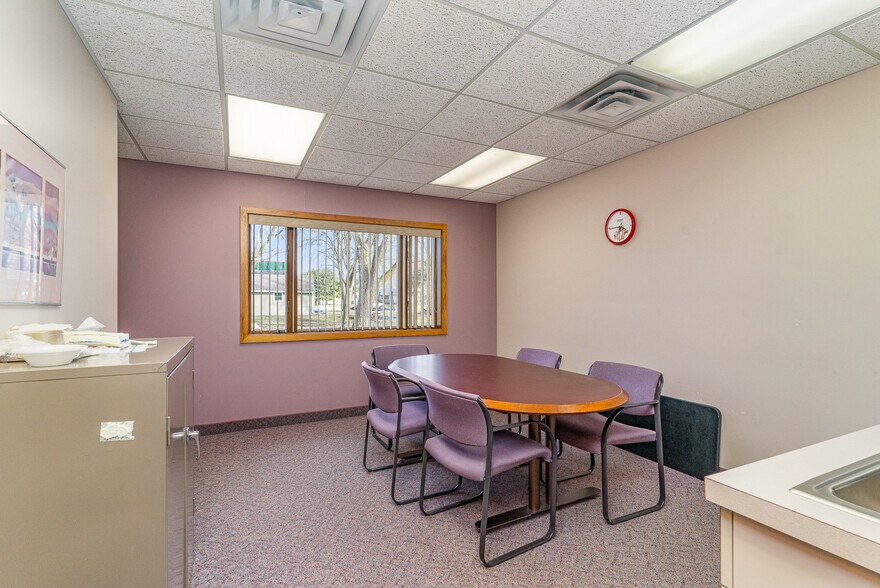 More Photos Of 3588 Center Ave, Essexville Medical For Sale