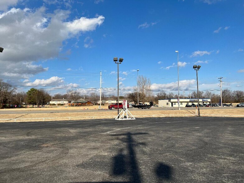 More Photos Of 3618 US Highway 59, Grove Freestanding For Lease