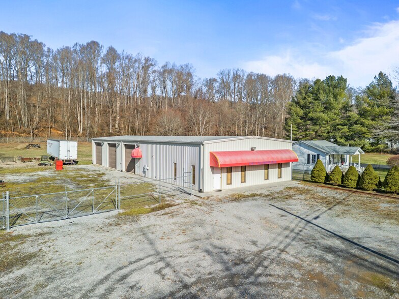 More Photos Of 2719 Highway 91, Elizabethton Showroom For Sale