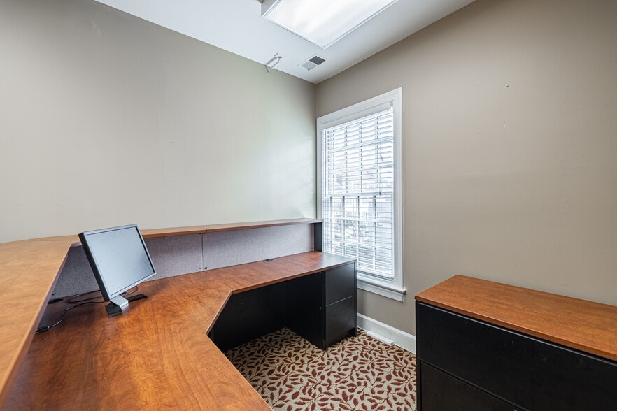 More Photos Of 223-225 N Washington St, Alexandria Office For Lease