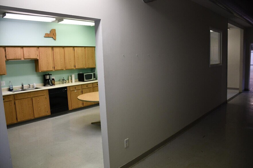 More Photos Of 107 Corona Ave, Groton Warehouse For Sale