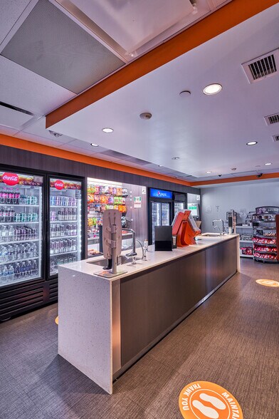 More Photos Of 12 Reads Way, New Castle Office For Lease