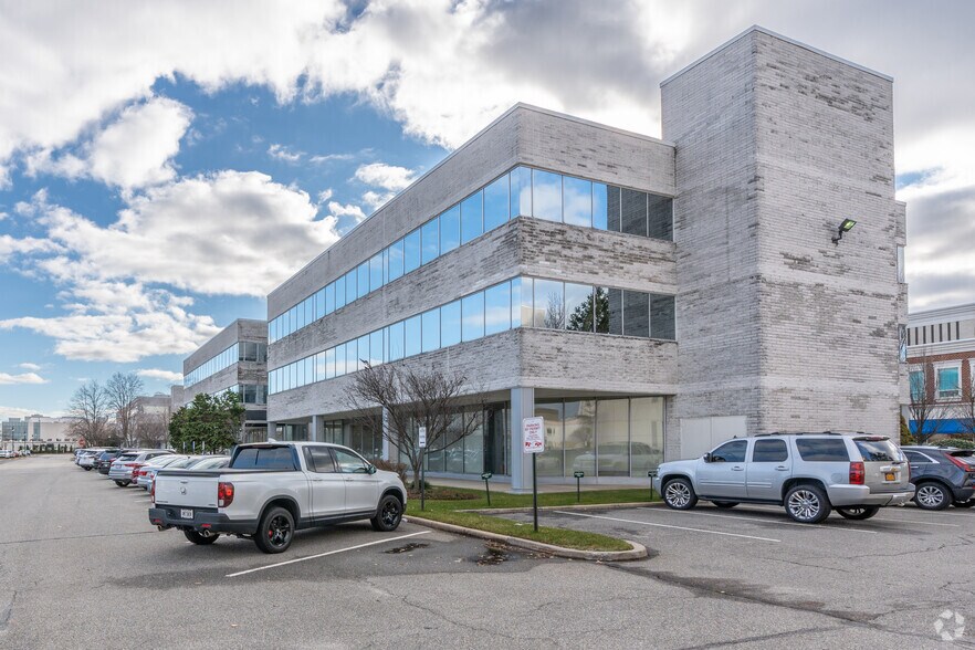 More Photos Of 1305 Franklin Ave, Garden City Office For Lease
