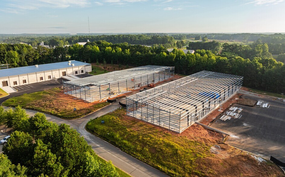 More Photos Of 1400 Senoia Rd, Tyrone Unknown For Lease