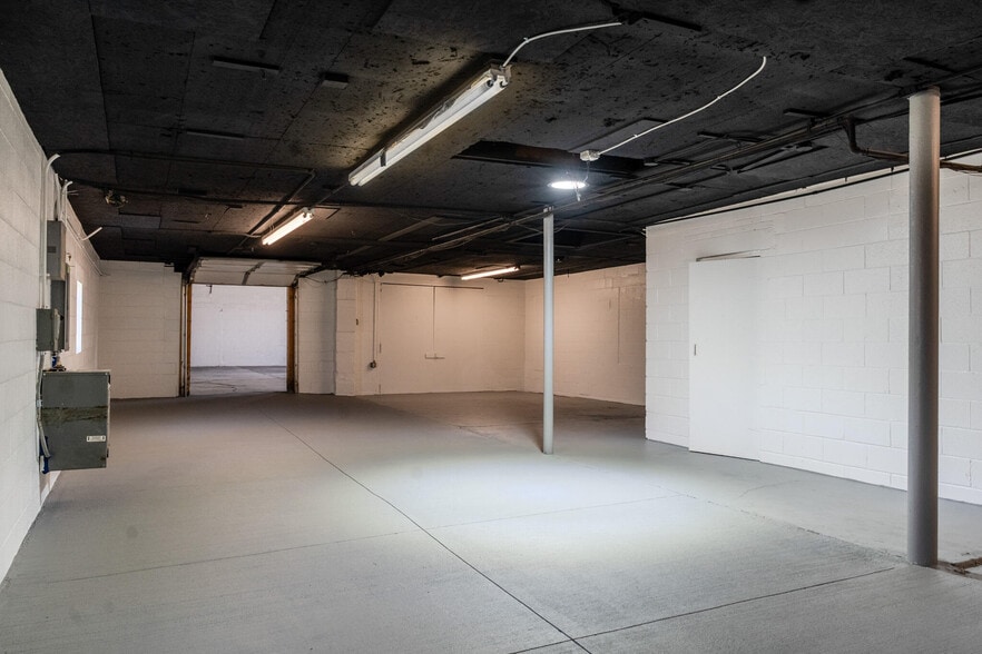 More Photos Of 2200 S Miller Pky, Milwaukee Distribution For Sale