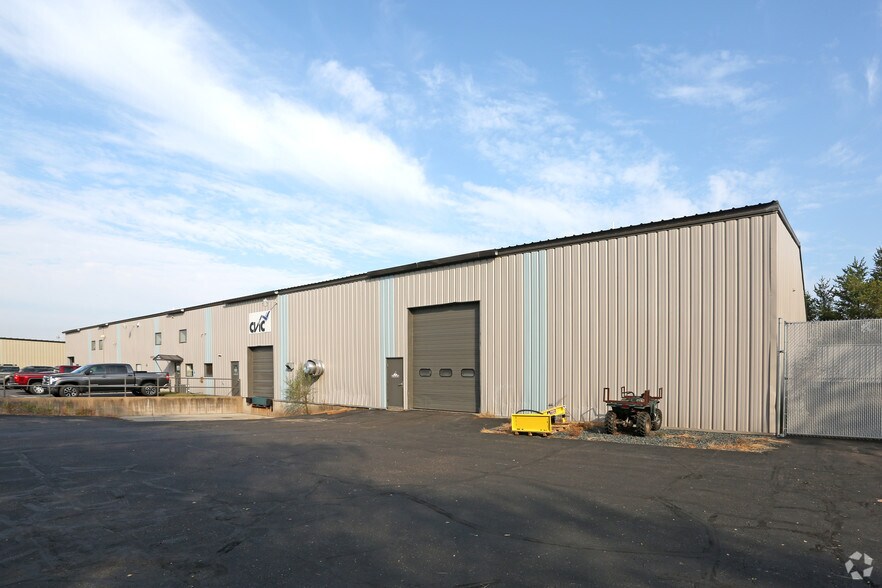 Primary Photo Of 3132 Louis Ave, Eau Claire Warehouse For Lease