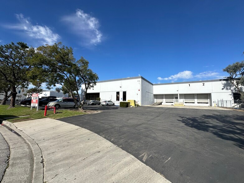 More Photos Of 13904 Maryton Ave, Santa Fe Springs Warehouse For Lease