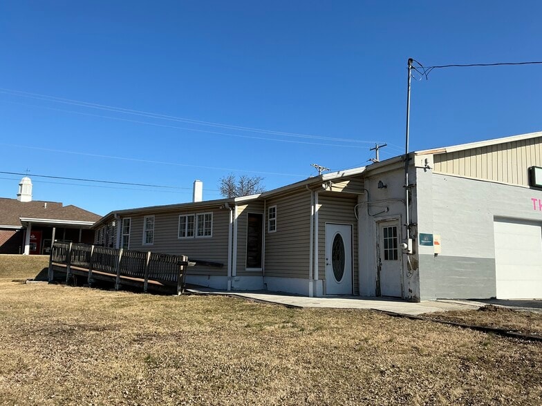 More Photos Of 50 N Northern Way, York Storefront Retail Office For Lease