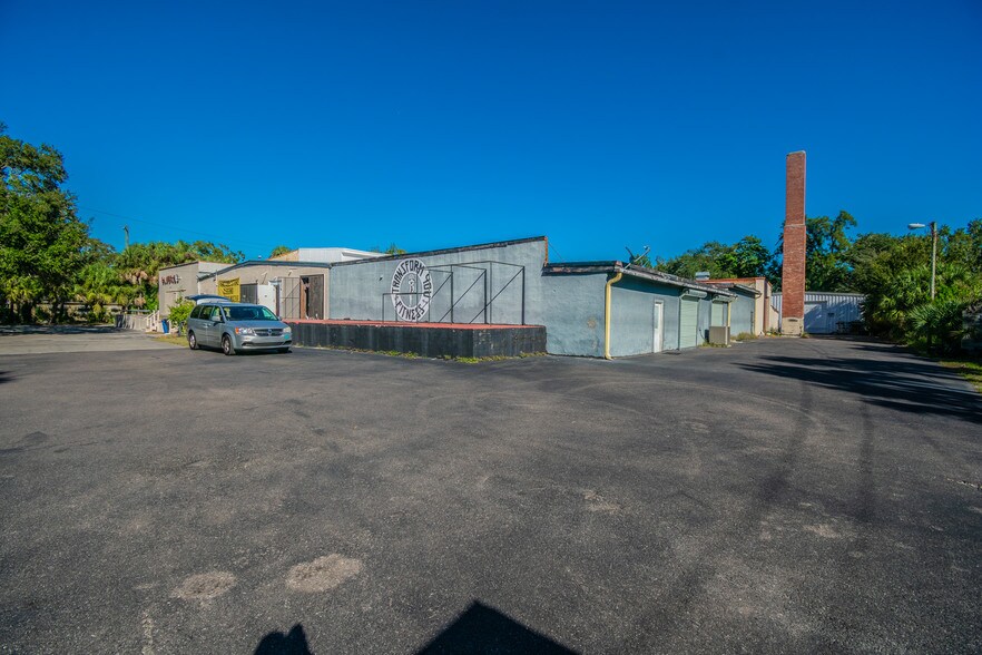 More Photos Of 4214 W Virginia Ave, Tampa Warehouse For Lease