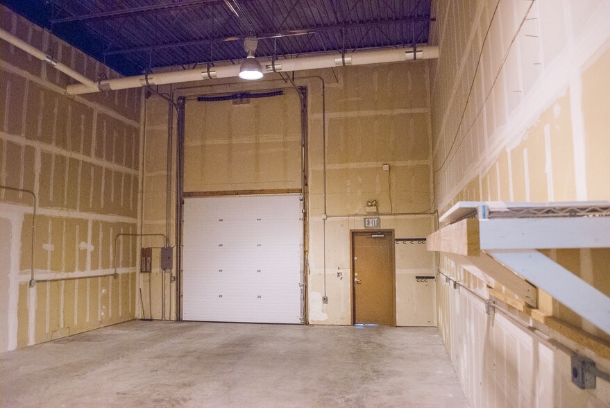 More Photos Of 11901-12201 Industry Way, Anchorage Unknown For Lease