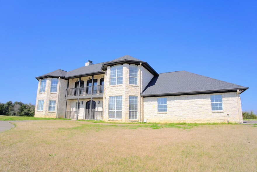 More Photos Of 2982 FM 2935, Brenham Flex For Sale
