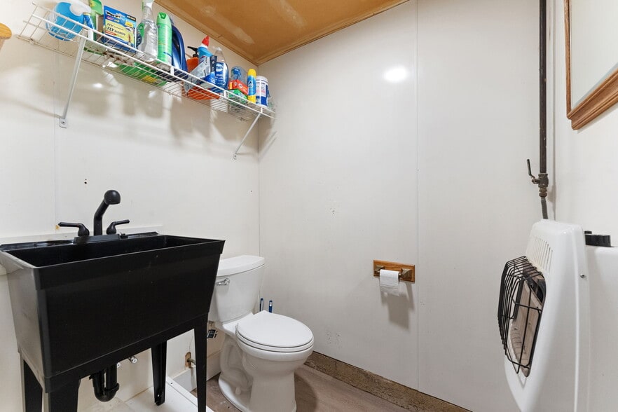 More Photos Of 345 N 400 E, Valparaiso Warehouse For Lease